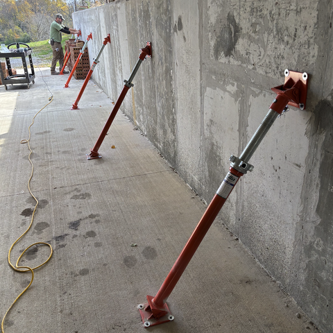 Light Duty Pivot Shore